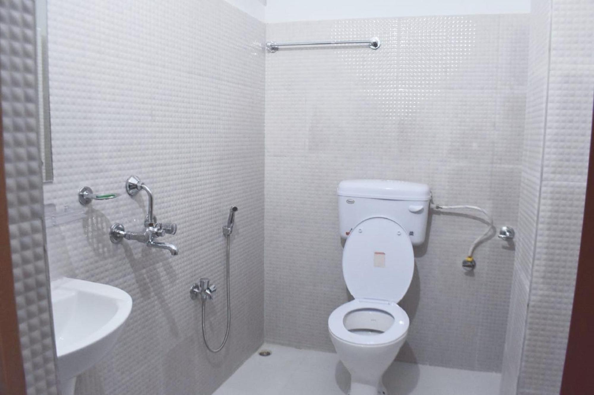 The Executive Inn Γουβαχάτι Εξωτερικό φωτογραφία